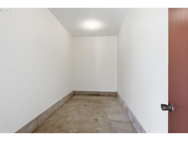 922 Ne DONELSON Rd, Hillsboro, OR 97124