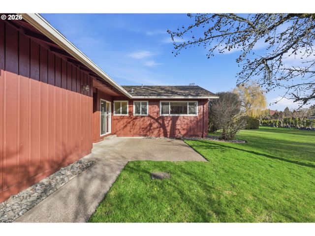 922 Ne DONELSON Rd, Hillsboro, OR 97124