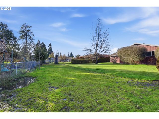 922 Ne DONELSON Rd, Hillsboro, OR 97124