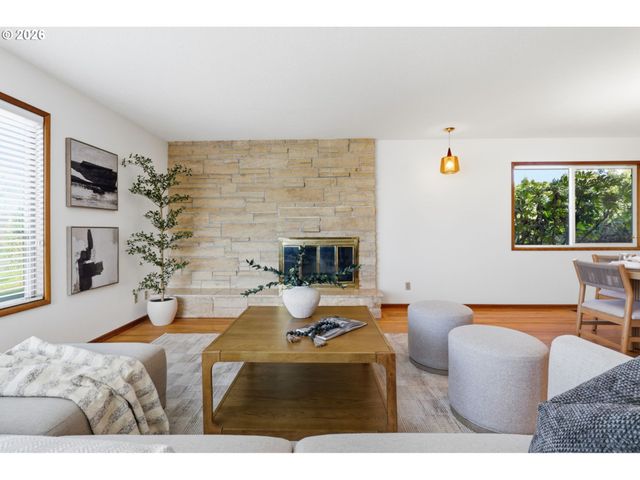 922 Ne DONELSON Rd, Hillsboro, OR 97124