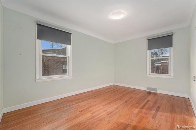 1404 E 14 Mile Road, Royal Oak, MI 48073