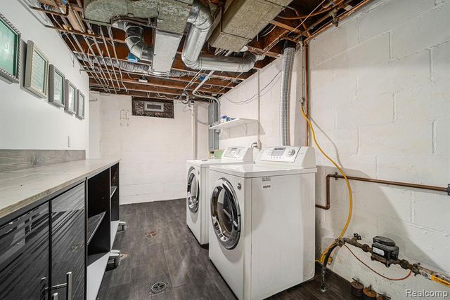 1404 E 14 Mile Road, Royal Oak, MI 48073