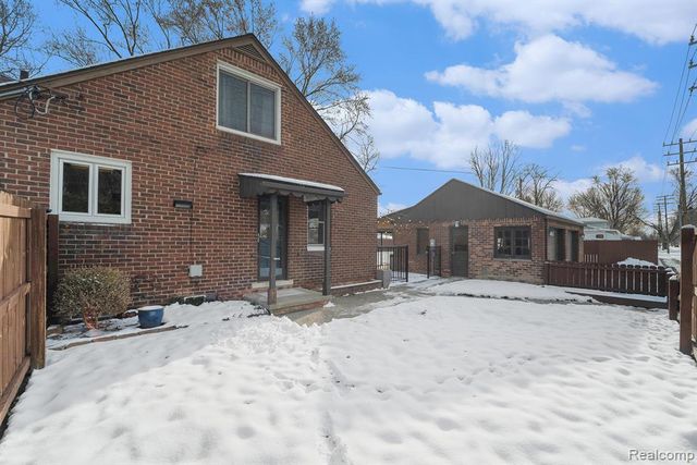 1404 E 14 Mile Road, Royal Oak, MI 48073