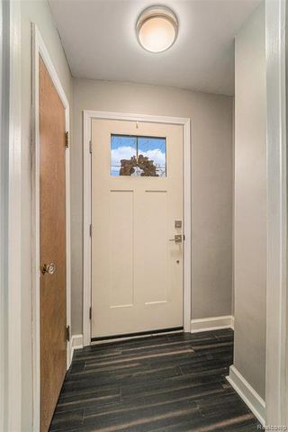 1404 E 14 Mile Road, Royal Oak, MI 48073