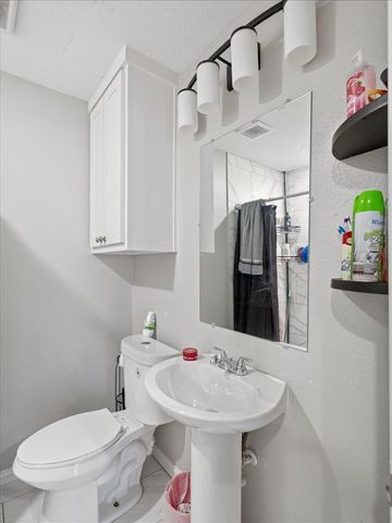 1801 Lawther Drive, River Oaks, TX 76114