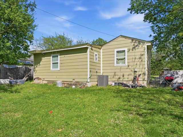 1801 Lawther Drive, River Oaks, TX 76114