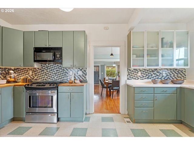 8547 N OSWEGO Ave, Portland, OR 97203