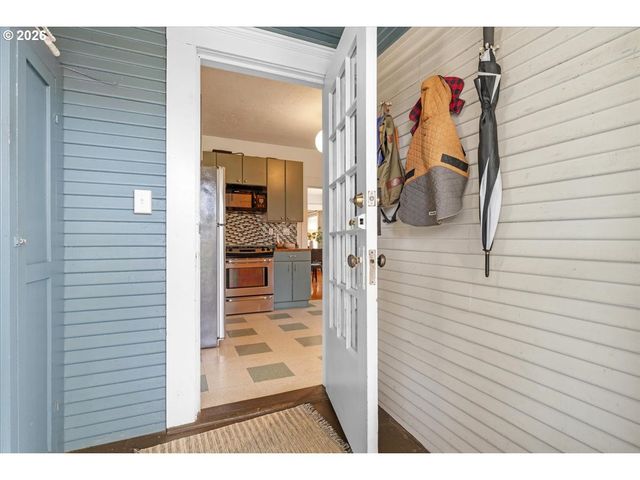 8547 N OSWEGO Ave, Portland, OR 97203