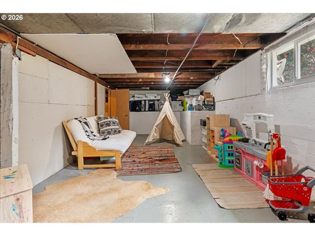 8547 N OSWEGO Ave, Portland, OR 97203