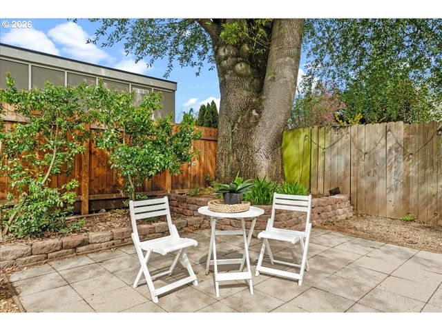 8547 N OSWEGO Ave, Portland, OR 97203