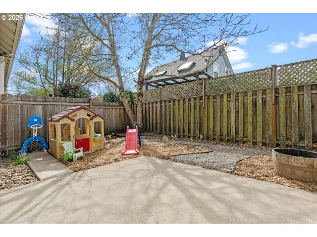 8547 N OSWEGO Ave, Portland, OR 97203