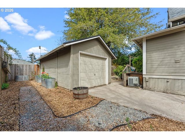 8547 N OSWEGO Ave, Portland, OR 97203