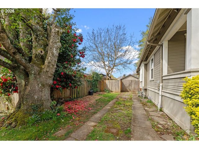 8547 N OSWEGO Ave, Portland, OR 97203