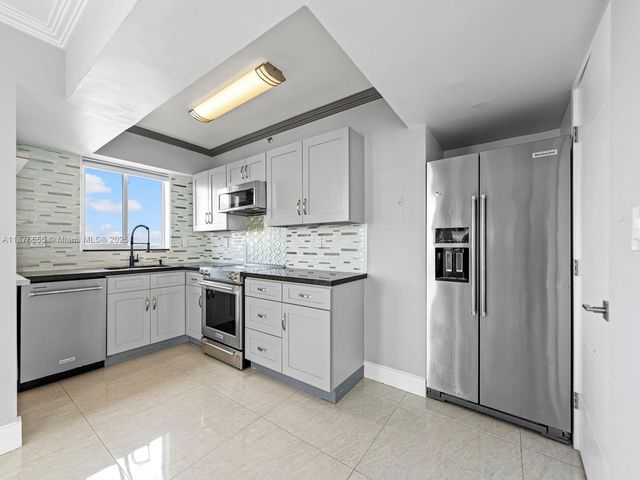 5900 Collins Ave 1201, Miami Beach, FL 33140