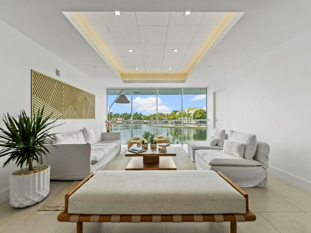 5900 Collins Ave 1201, Miami Beach, FL 33140