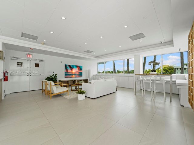 5900 Collins Ave 1201, Miami Beach, FL 33140
