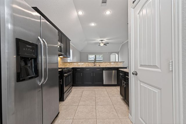 2248 Ivy Wall Drive, Conroe, TX 77301