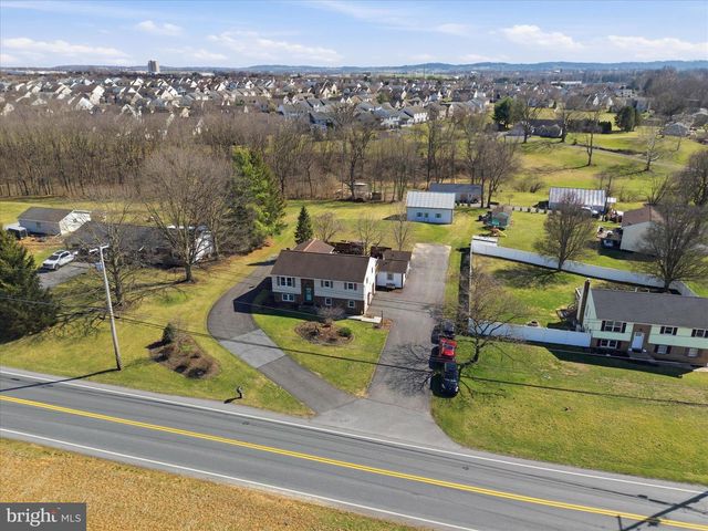 3481 MOUNT JOY RD, Mount Joy, PA 17552
