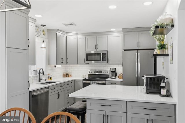 3481 MOUNT JOY RD, Mount Joy, PA 17552