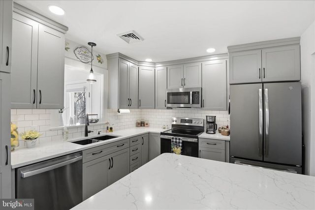 3481 MOUNT JOY RD, Mount Joy, PA 17552