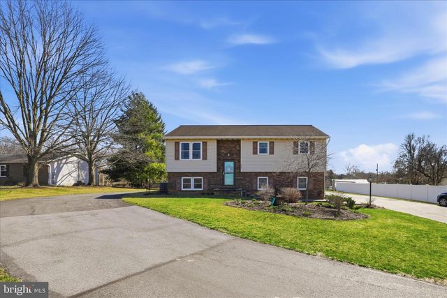 3481 MOUNT JOY RD, Mount Joy, PA 17552