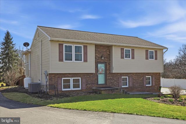 3481 MOUNT JOY RD, Mount Joy, PA 17552