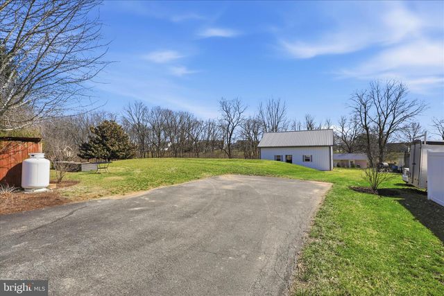3481 MOUNT JOY RD, Mount Joy, PA 17552