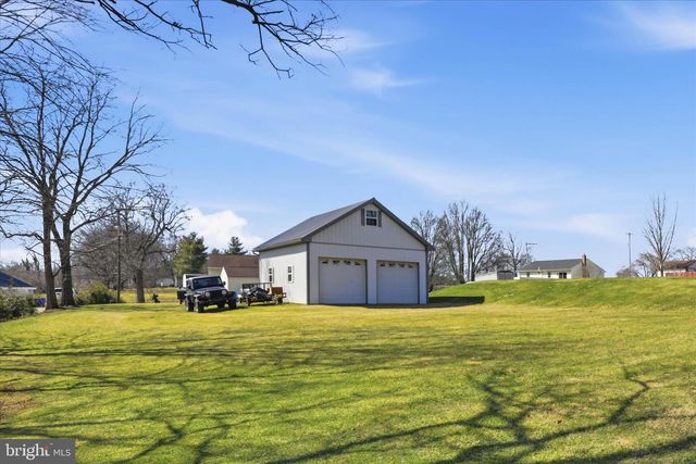 3481 MOUNT JOY RD, Mount Joy, PA 17552