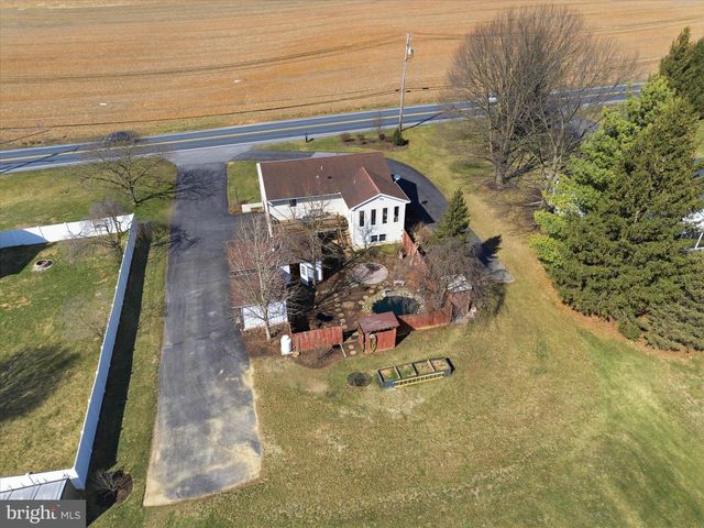 3481 MOUNT JOY RD, Mount Joy, PA 17552