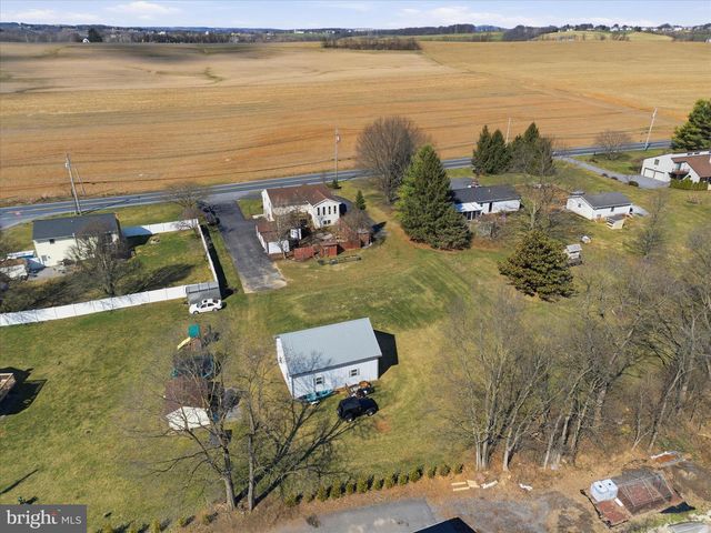 3481 MOUNT JOY RD, Mount Joy, PA 17552