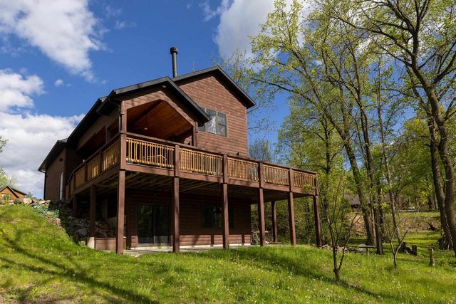 S5731 Devils Lake Parkway, Baraboo, WI 53913