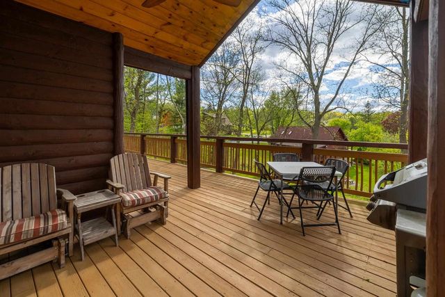 S5731 Devils Lake Parkway, Baraboo, WI 53913