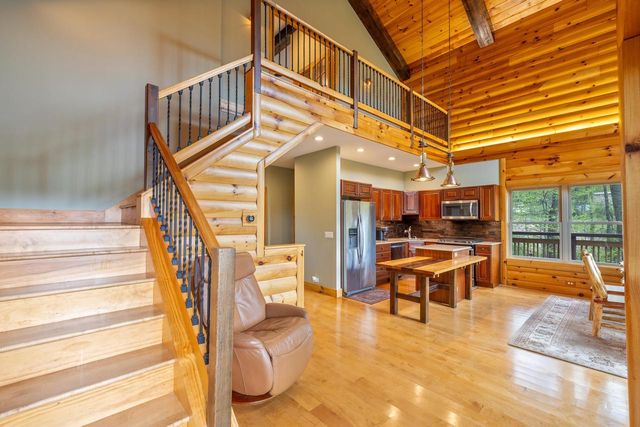 S5731 Devils Lake Parkway, Baraboo, WI 53913