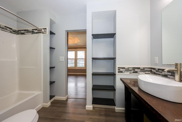 900 S Randolph Street, Garrett, IN 46738