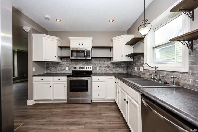 900 S Randolph Street, Garrett, IN 46738