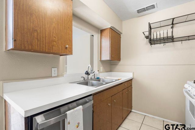 3808 Appletree Ln, Tyler, TX 75701