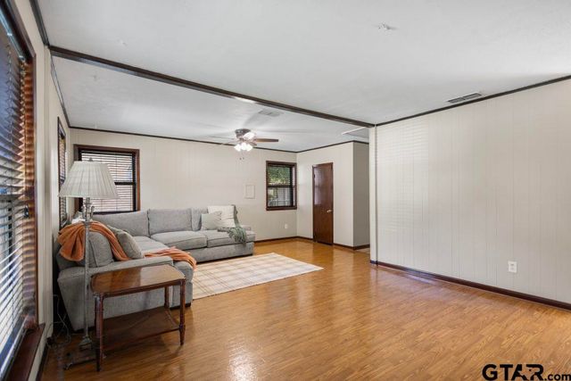 3808 Appletree Ln, Tyler, TX 75701
