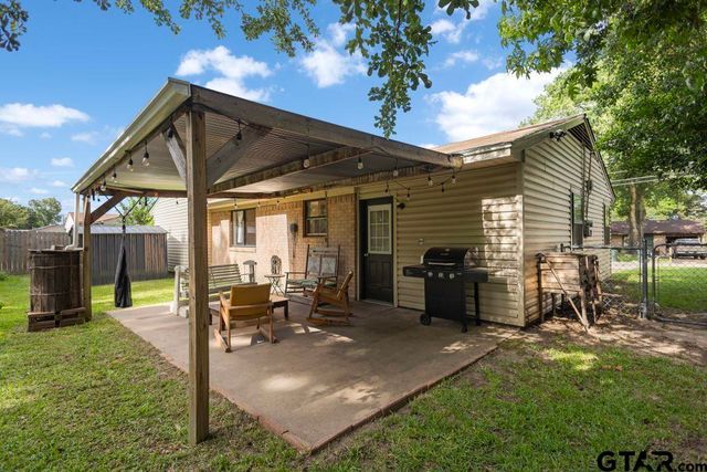 3808 Appletree Ln, Tyler, TX 75701