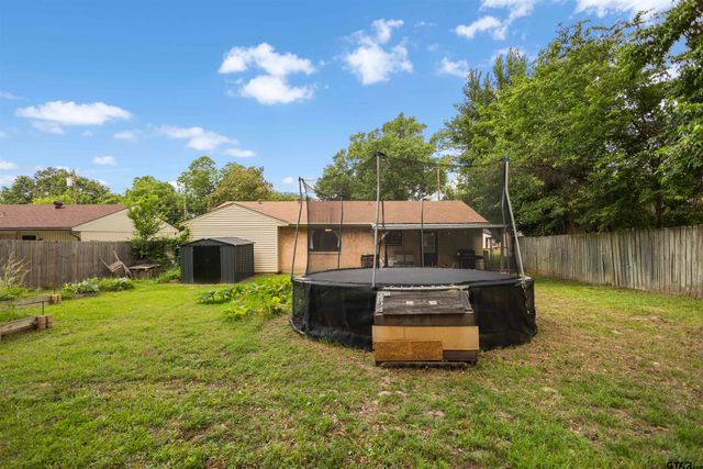 3808 Appletree Ln, Tyler, TX 75701