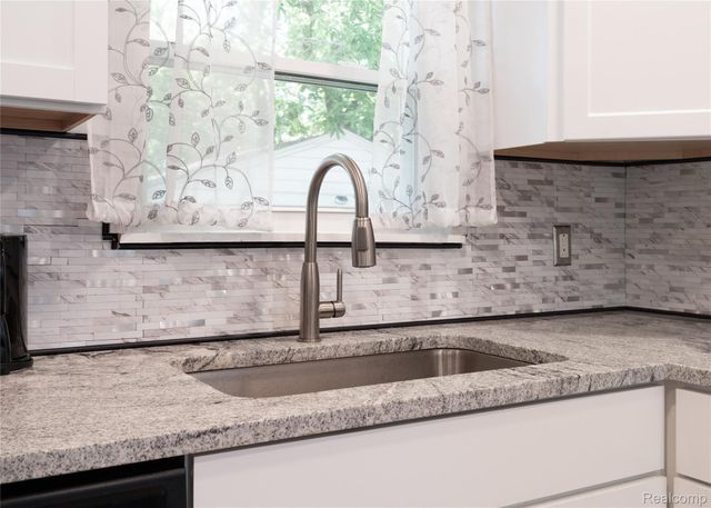 2170 Sonoma Street, Ferndale, MI 48220