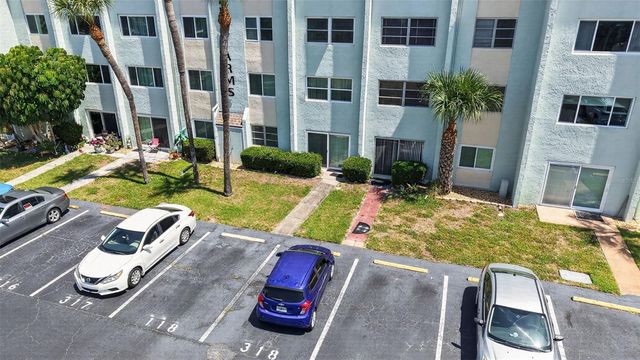 801 83RD AVENUE N 118, St Petersburg, FL 33702