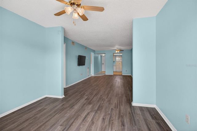 801 83RD AVENUE N 118, St Petersburg, FL 33702