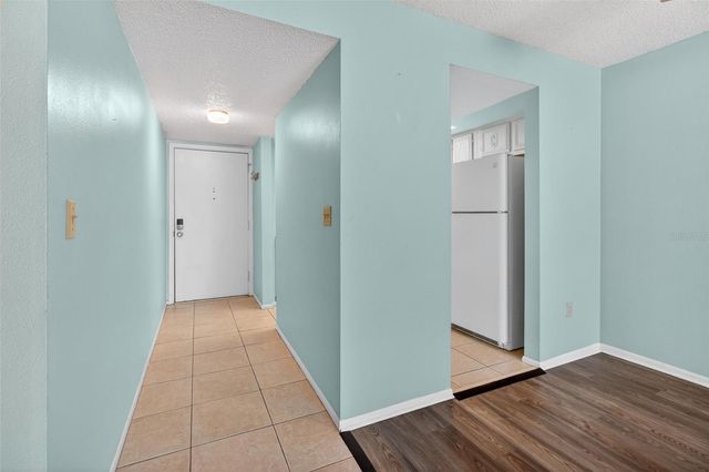 801 83RD AVENUE N 118, St Petersburg, FL 33702
