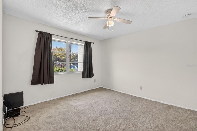 801 83RD AVENUE N 118, St Petersburg, FL 33702