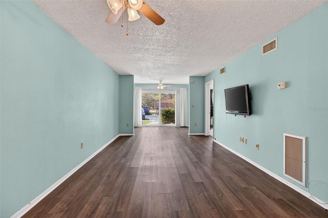 801 83RD AVENUE N 118, St Petersburg, FL 33702