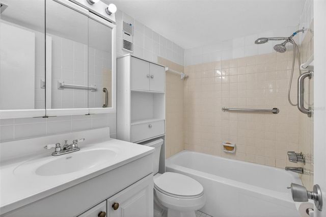 801 83RD AVENUE N 118, St Petersburg, FL 33702