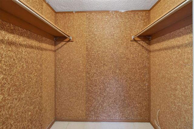 801 83RD AVENUE N 118, St Petersburg, FL 33702