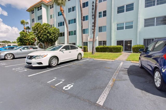 801 83RD AVENUE N 118, St Petersburg, FL 33702