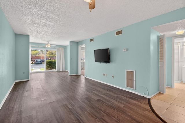 801 83RD AVENUE N 118, St Petersburg, FL 33702