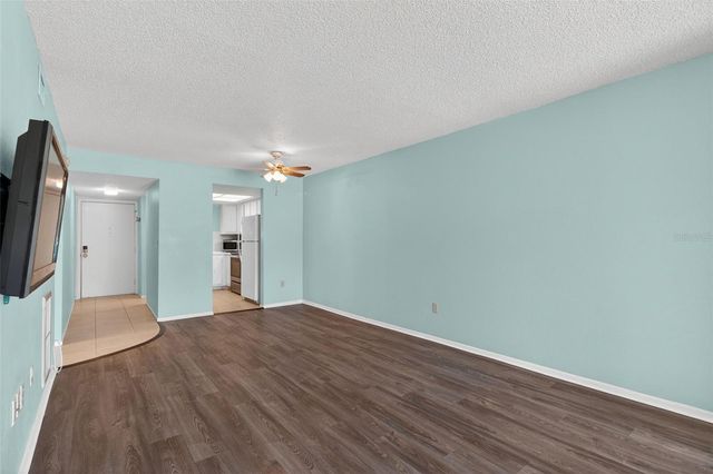 801 83RD AVENUE N 118, St Petersburg, FL 33702
